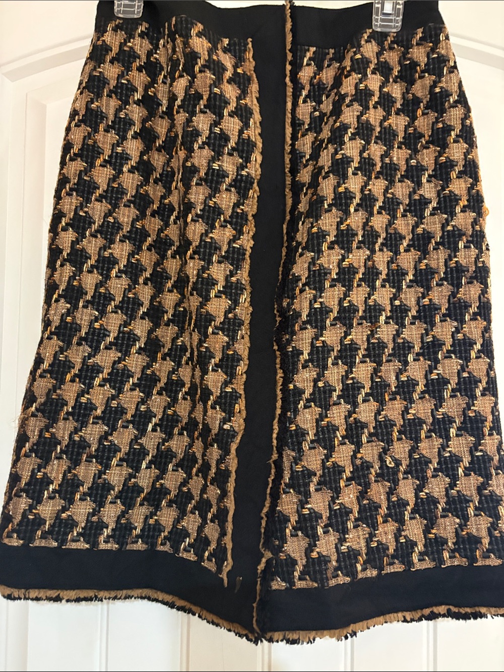Carlisle Black and Tan Houndstooth Pencil Skirt - Picture 3 of 8